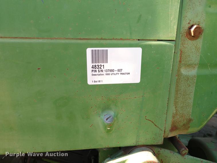 image for item DE6405 Oliver 1600 tractor