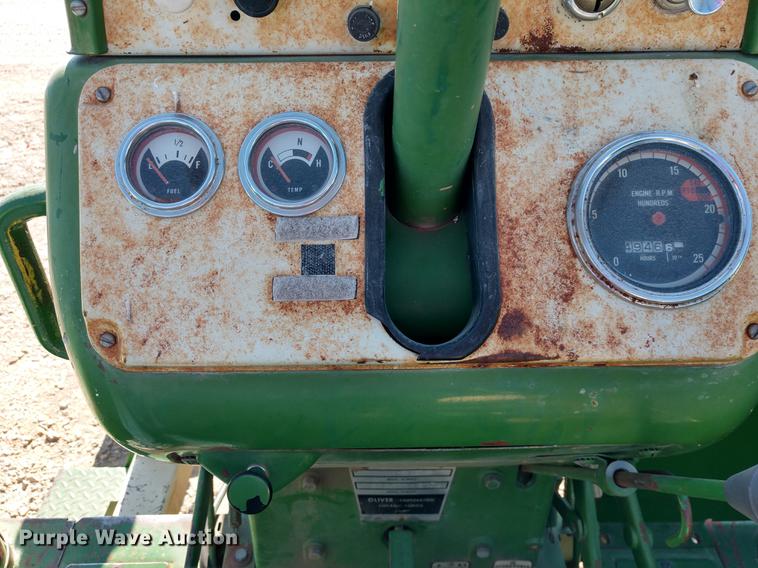 image for item DE6405 Oliver 1600 tractor