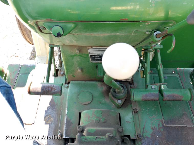 image for item DE6405 Oliver 1600 tractor