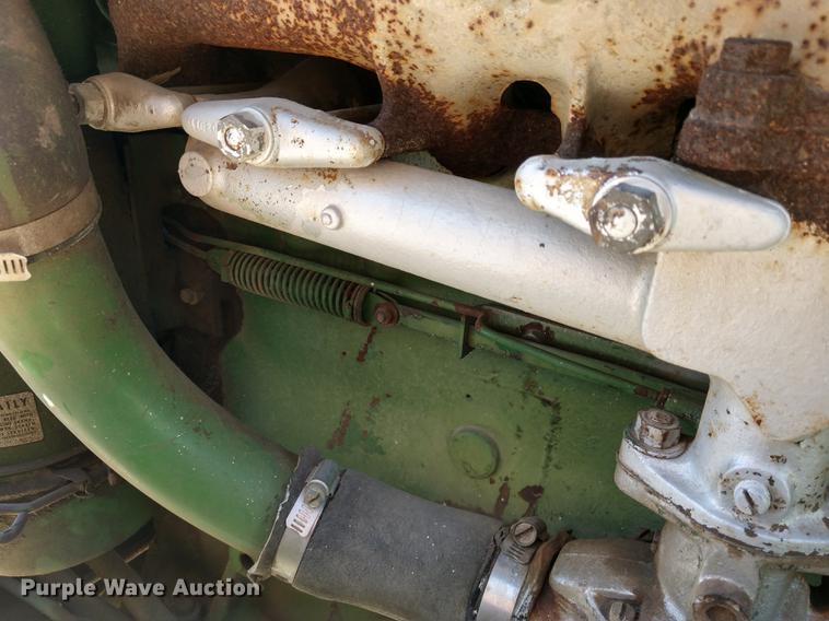 image for item DE6405 Oliver 1600 tractor