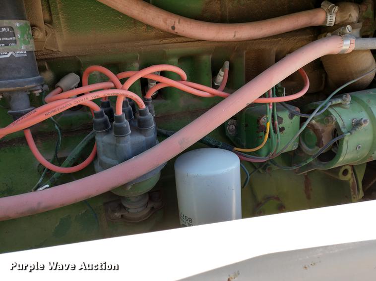 image for item DE6405 Oliver 1600 tractor