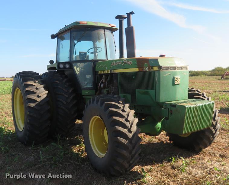 image for item DE6444 1990 John Deere 4955 MFWD tractor