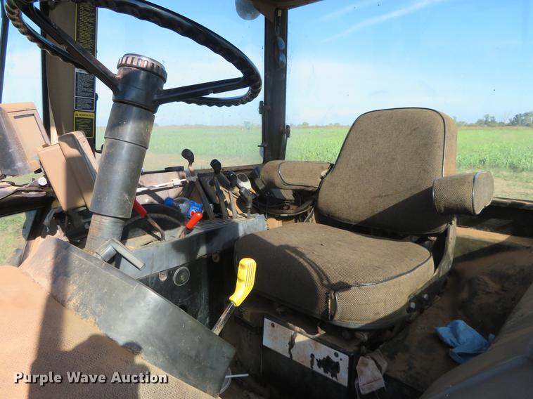 image for item DE6444 1990 John Deere 4955 MFWD tractor