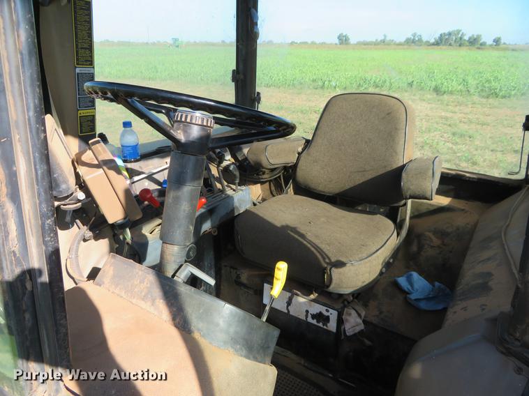 image for item DE6444 1990 John Deere 4955 MFWD tractor