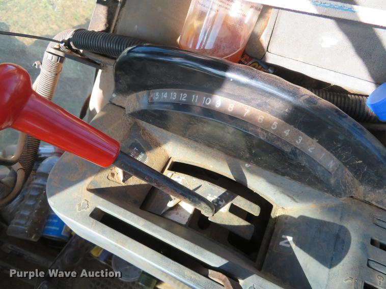 image for item DE6444 1990 John Deere 4955 MFWD tractor