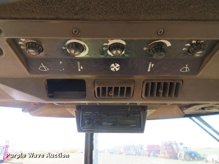 image for item DE6444 1990 John Deere 4955 MFWD tractor