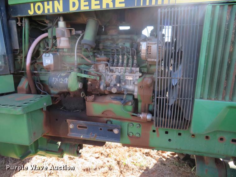 image for item DE6444 1990 John Deere 4955 MFWD tractor