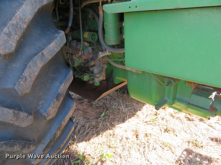 image for item DE6444 1990 John Deere 4955 MFWD tractor