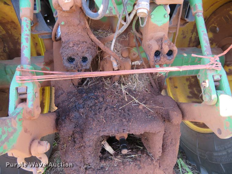 image for item DE6444 1990 John Deere 4955 MFWD tractor