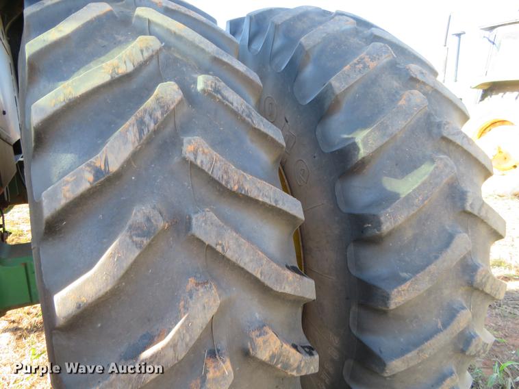 image for item DE6444 1990 John Deere 4955 MFWD tractor