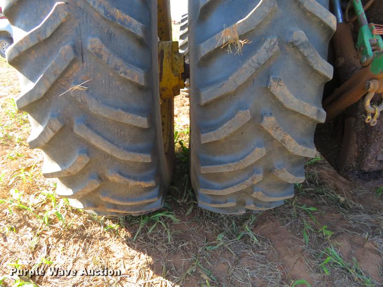 image for item DE6444 1990 John Deere 4955 MFWD tractor