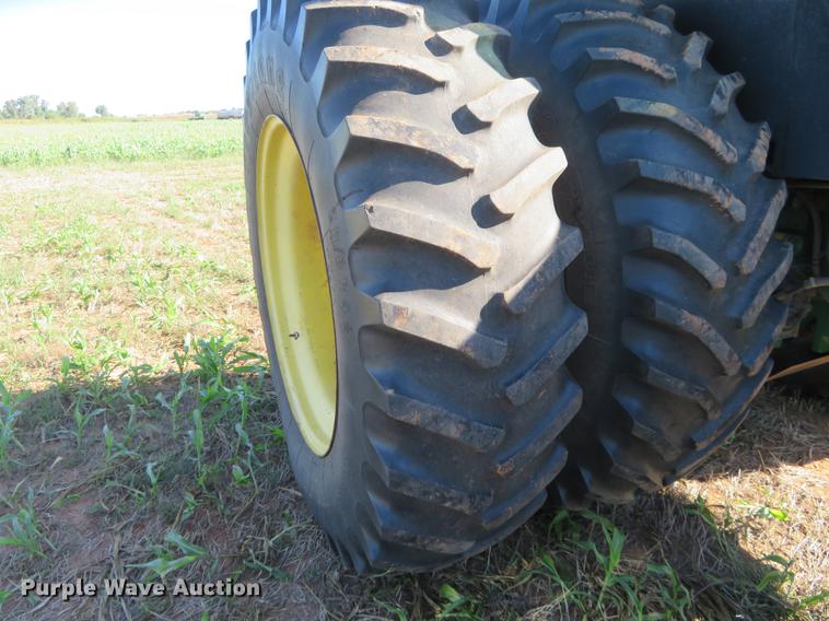 image for item DE6444 1990 John Deere 4955 MFWD tractor