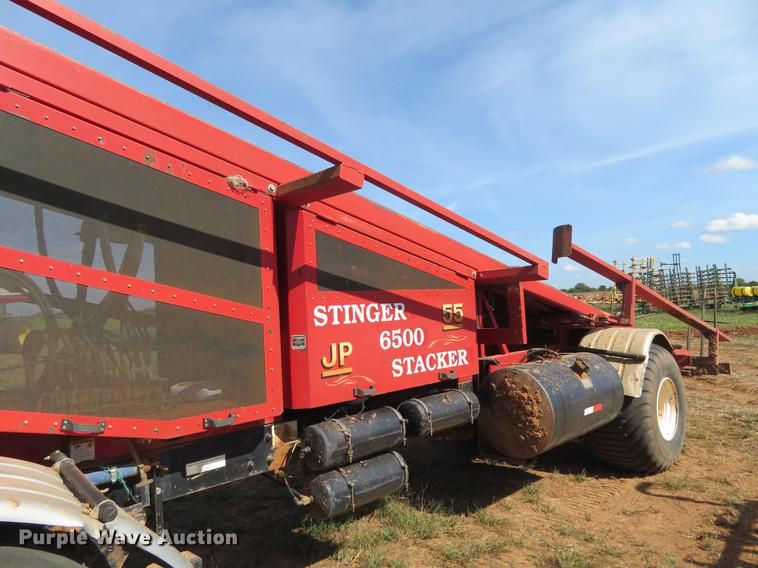 image for item DE6446 Stinger 6500 hay bale stacker