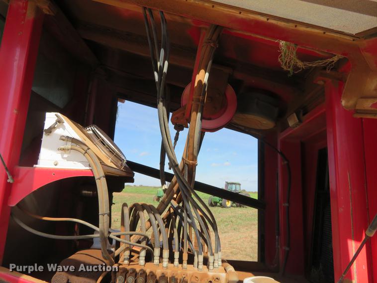 image for item DE6446 Stinger 6500 hay bale stacker