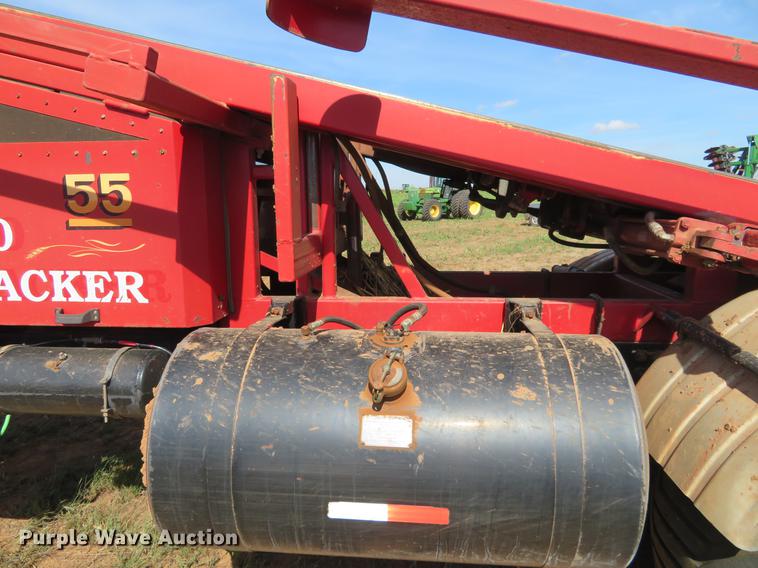 image for item DE6446 Stinger 6500 hay bale stacker