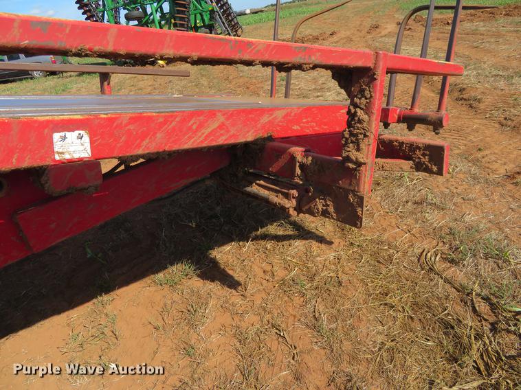 image for item DE6446 Stinger 6500 hay bale stacker