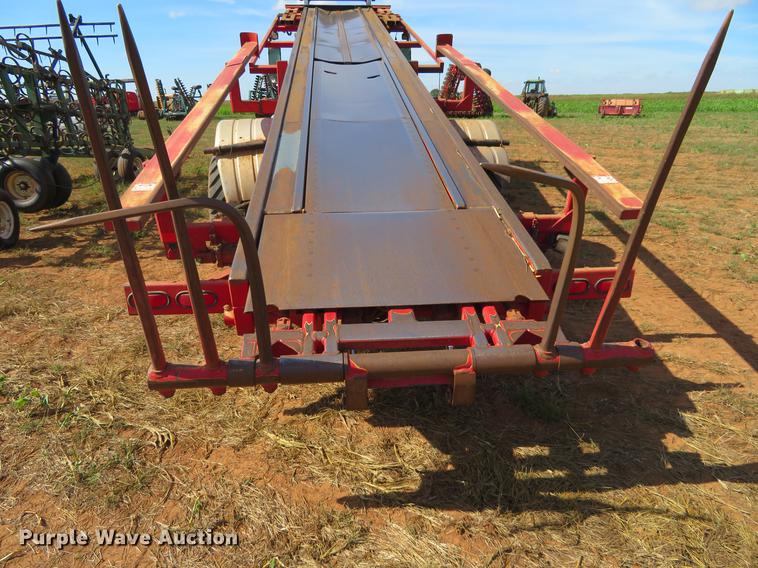 image for item DE6446 Stinger 6500 hay bale stacker