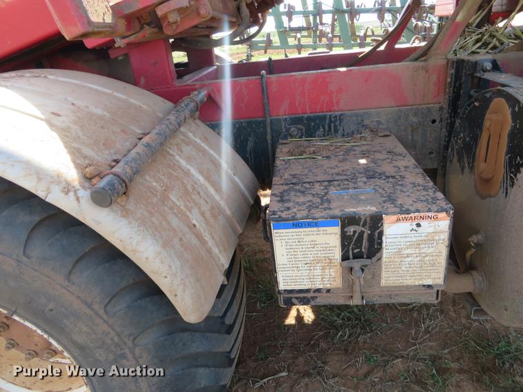 image for item DE6446 Stinger 6500 hay bale stacker