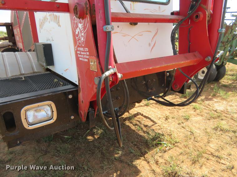 image for item DE6446 Stinger 6500 hay bale stacker