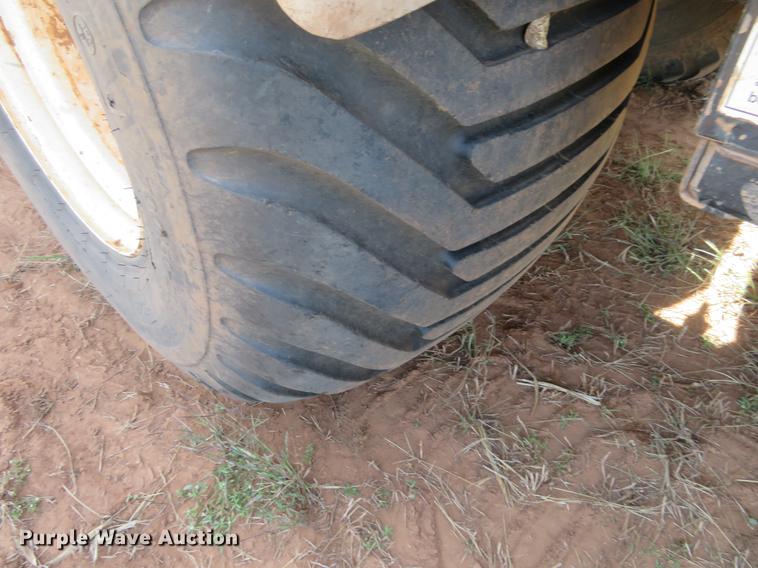 image for item DE6446 Stinger 6500 hay bale stacker