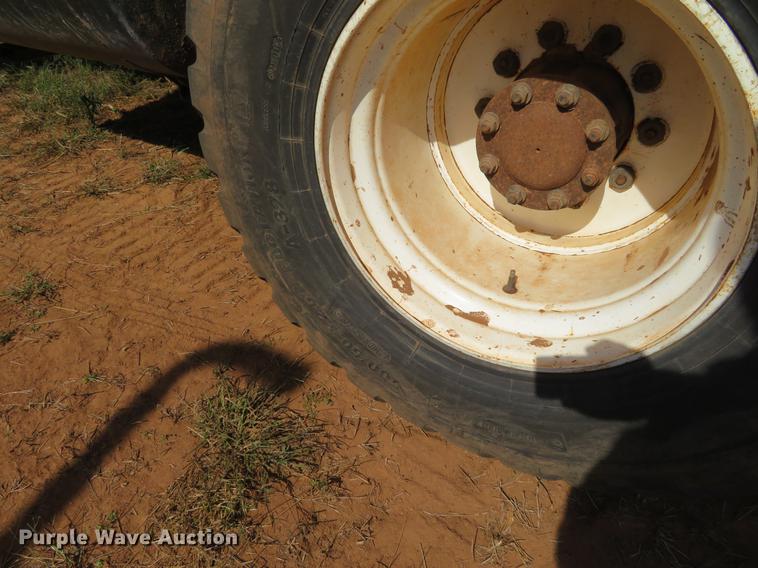 image for item DE6446 Stinger 6500 hay bale stacker