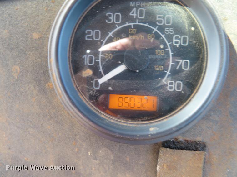 image for item DE6446 Stinger 6500 hay bale stacker