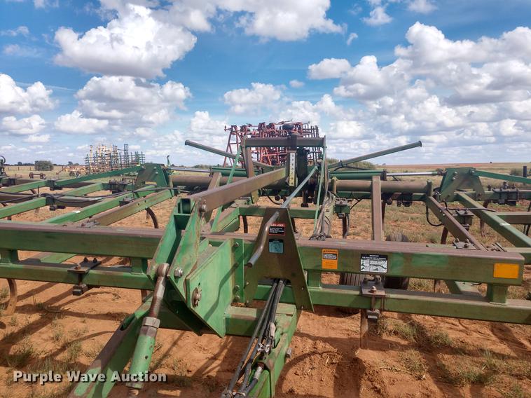 image for item DE6448 John Deere 680 chisel