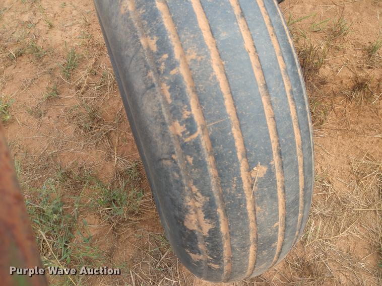 image for item DE6448 John Deere 680 chisel