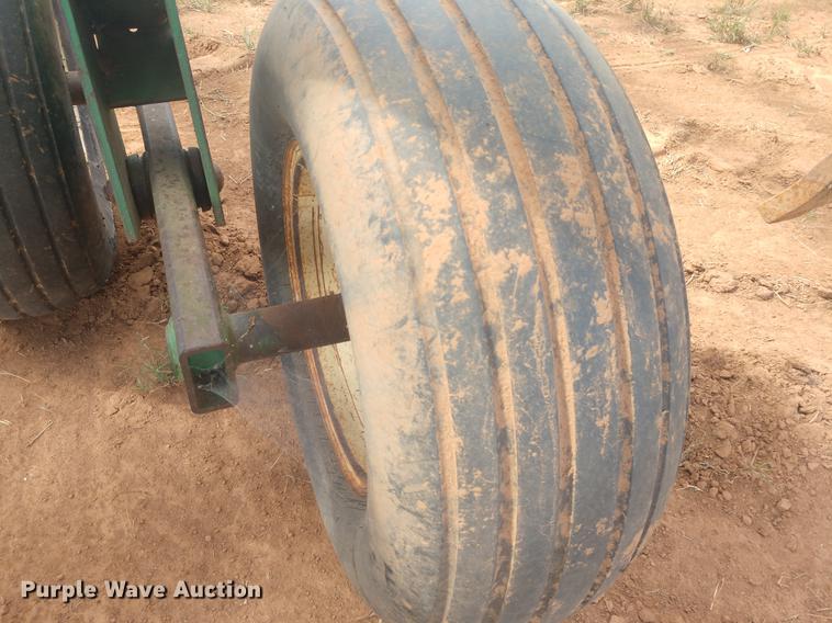 image for item DE6448 John Deere 680 chisel