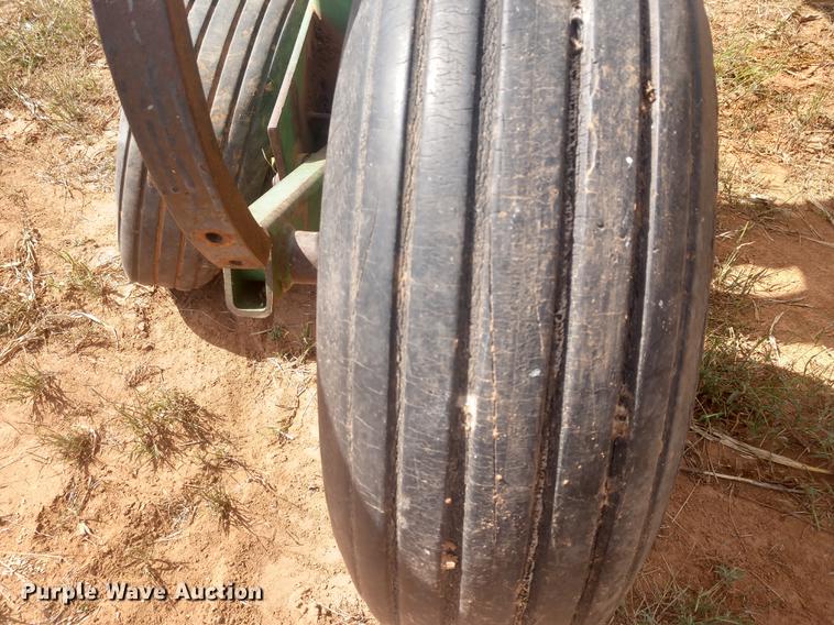 image for item DE6448 John Deere 680 chisel