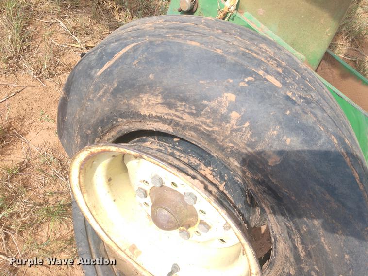 image for item DE6448 John Deere 680 chisel