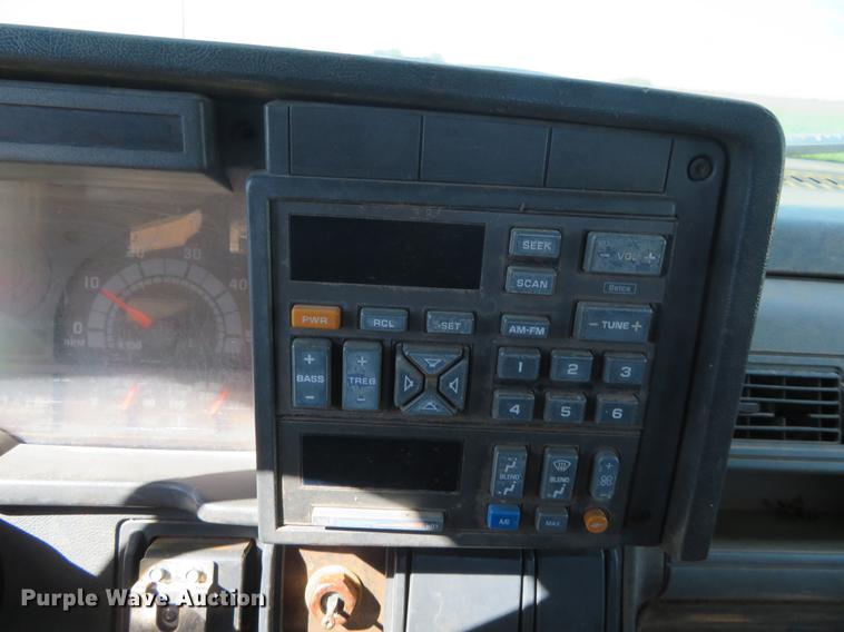 image for item DE6452 1996 Chevrolet Kodiak utility truck