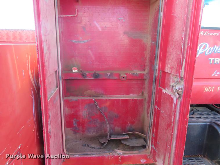 image for item DE6452 1996 Chevrolet Kodiak utility truck