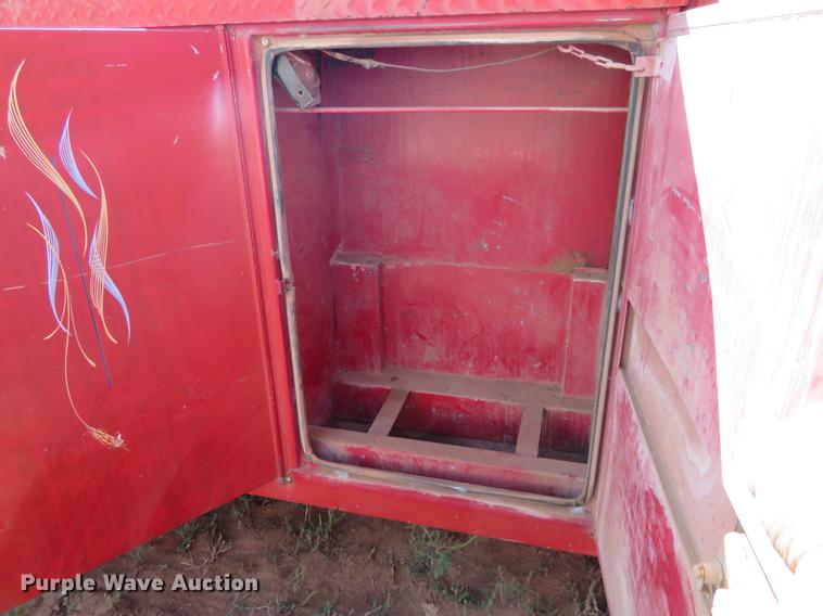 image for item DE6452 1996 Chevrolet Kodiak utility truck