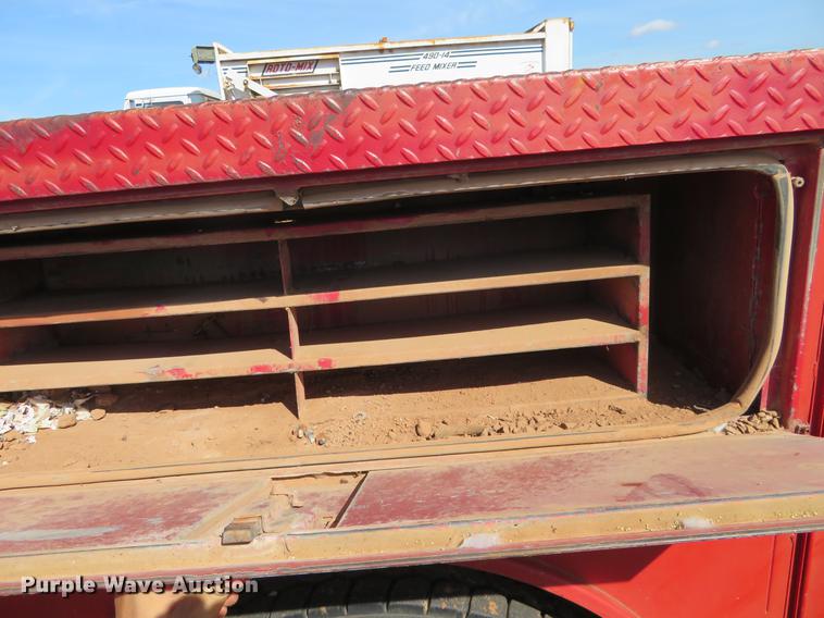 image for item DE6452 1996 Chevrolet Kodiak utility truck