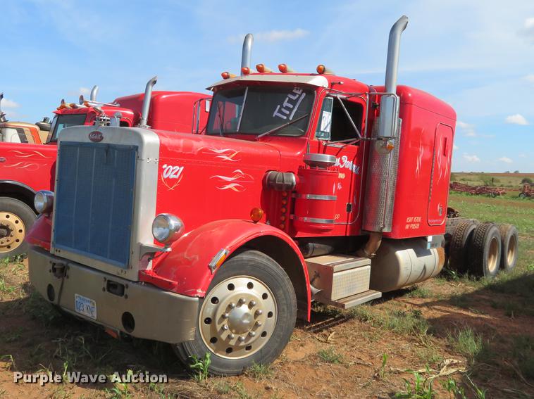 image for item DE6456 1985 Peterbilt 379 semi truck