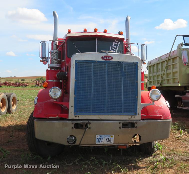 image for item DE6456 1985 Peterbilt 379 semi truck