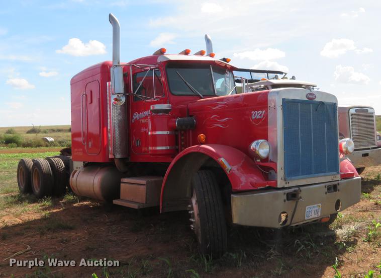 image for item DE6456 1985 Peterbilt 379 semi truck