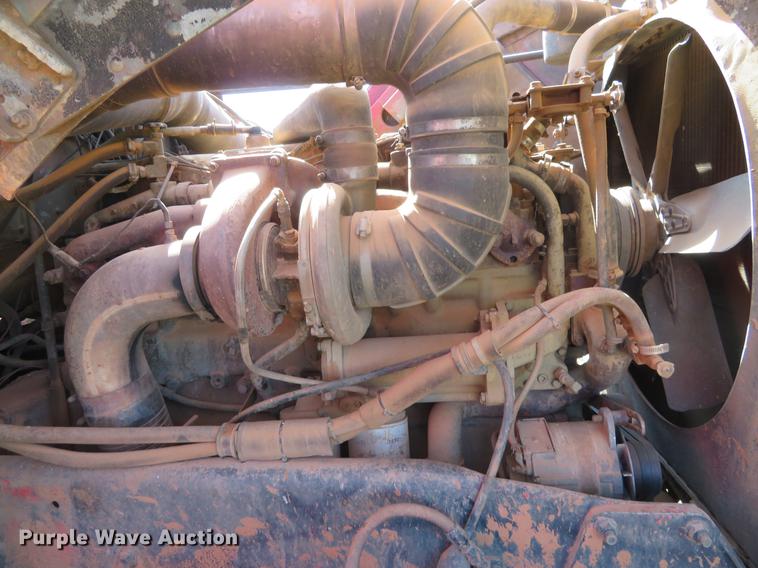 image for item DE6456 1985 Peterbilt 379 semi truck