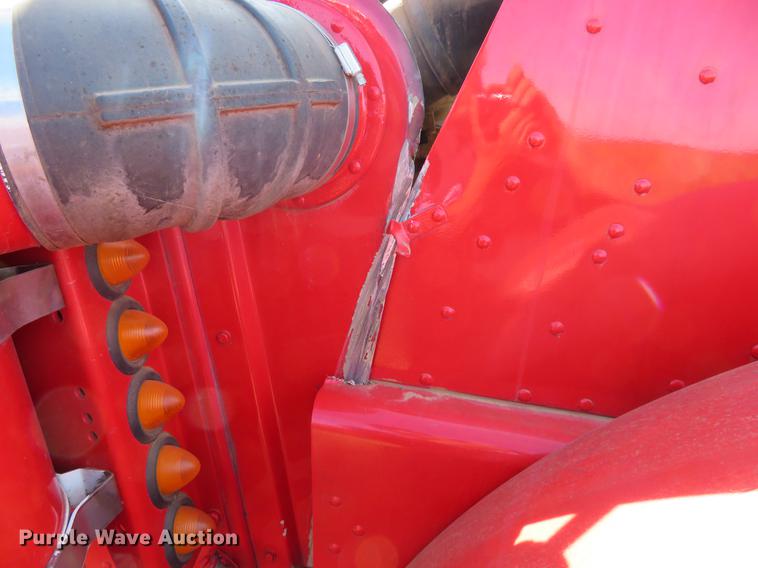 image for item DE6456 1985 Peterbilt 379 semi truck