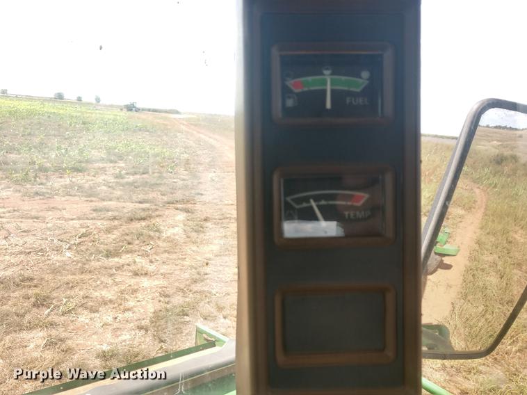 image for item DE6472 2009 John Deere 4995 windrower