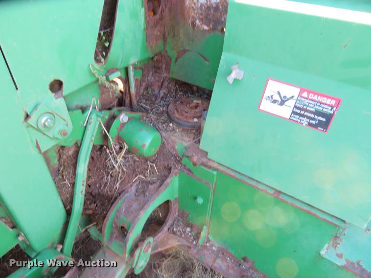 image for item DE6472 2009 John Deere 4995 windrower