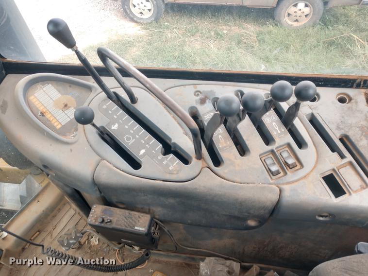 image for item DE6474 1998 Caterpillar Challenger 75E tractor