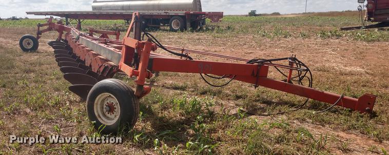 image for item DE6477 Blanchat 10 bottom plow