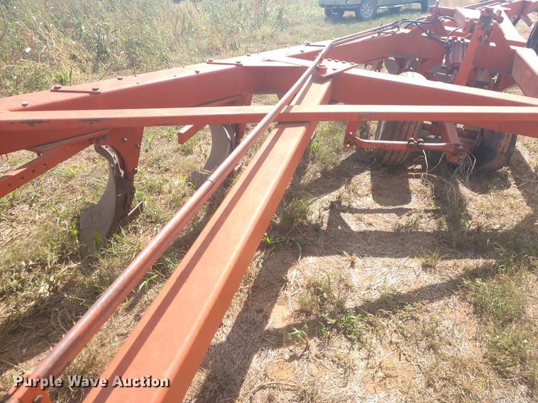 image for item DE6477 Blanchat 10 bottom plow