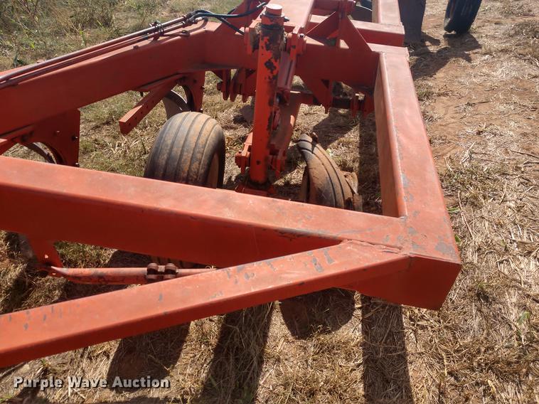 image for item DE6477 Blanchat 10 bottom plow