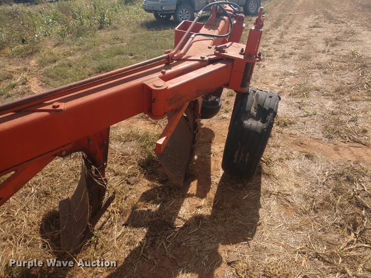 image for item DE6477 Blanchat 10 bottom plow