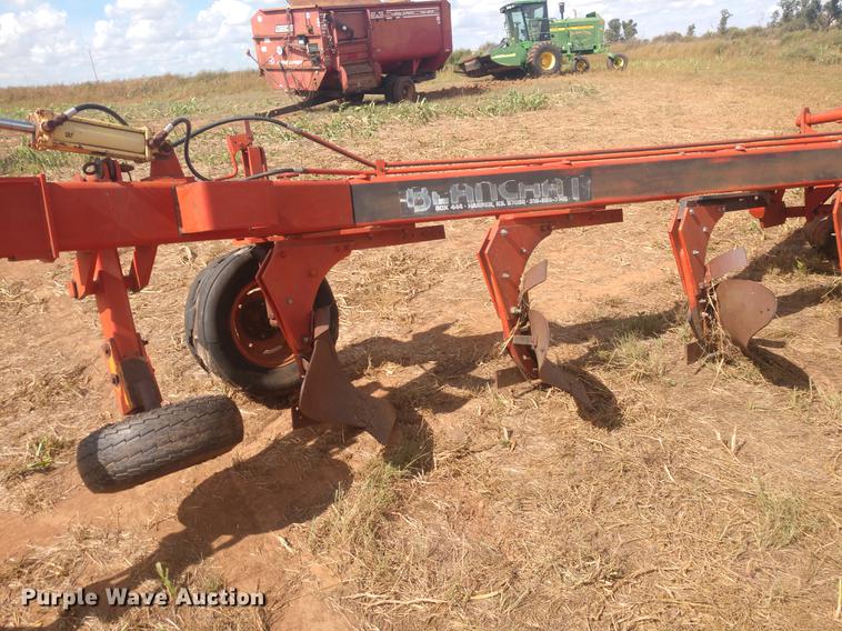 image for item DE6477 Blanchat 10 bottom plow