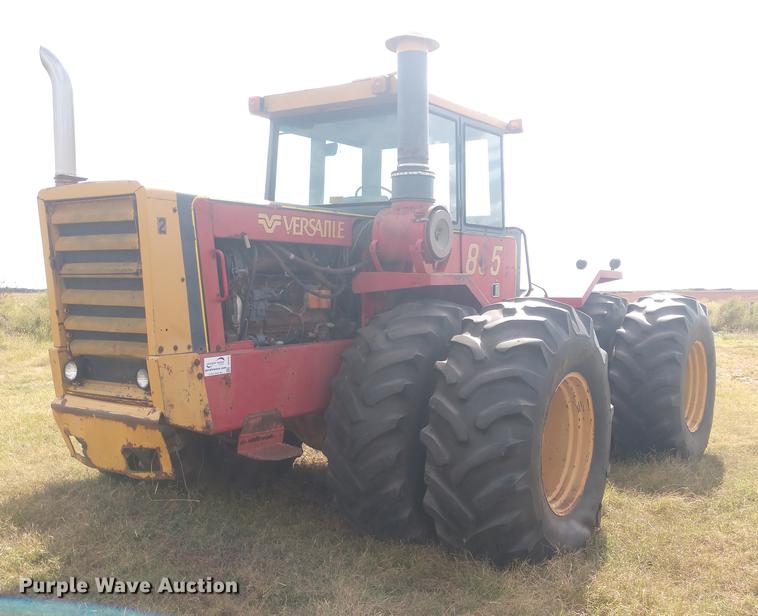 image for item DE6482 Versatile 895 4WD tractor
