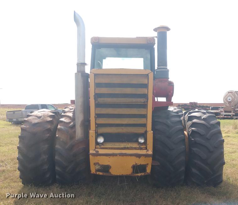 image for item DE6482 Versatile 895 4WD tractor
